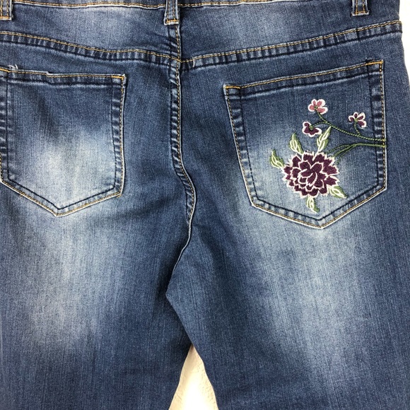 Sand Piper Medium Wash Floral Embroidered Jeans 8P - Picture 6 of 8